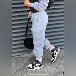 Pocket patched elastic waist sweatpants